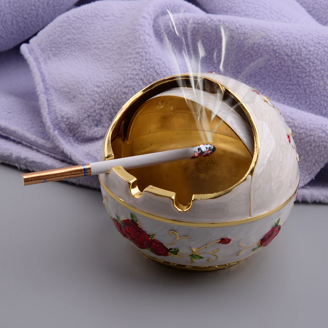 

Creative Round Vintage Windproof Ashtray With Lid Portable Cigarettes Ash Tray Home Office