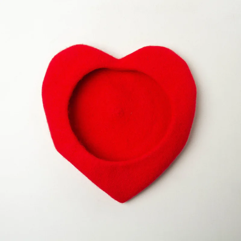 Женские береты с сердечками сезон осень зима 2021 шерстяной берет однотонная