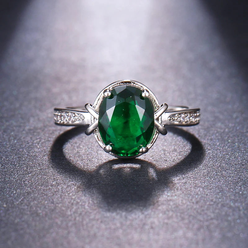 Классическое роскошное большое зеленое овальное кольцо с кубическим цирконием