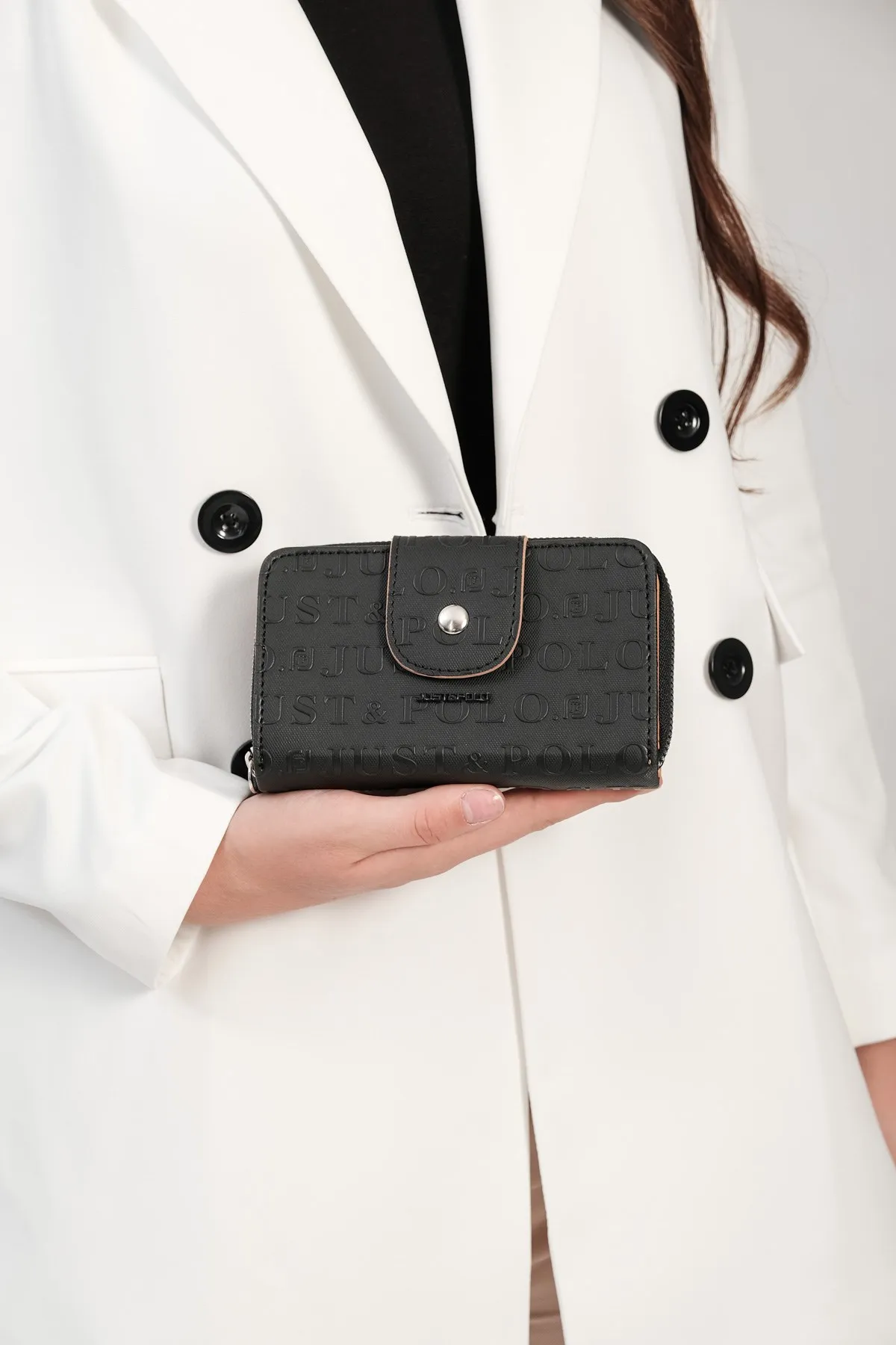

Women Lock Detailed Wallet PBU1005