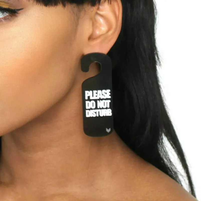 Крутые европейские Гипербола Смешные символ Черная Пластина знак буквы серьги