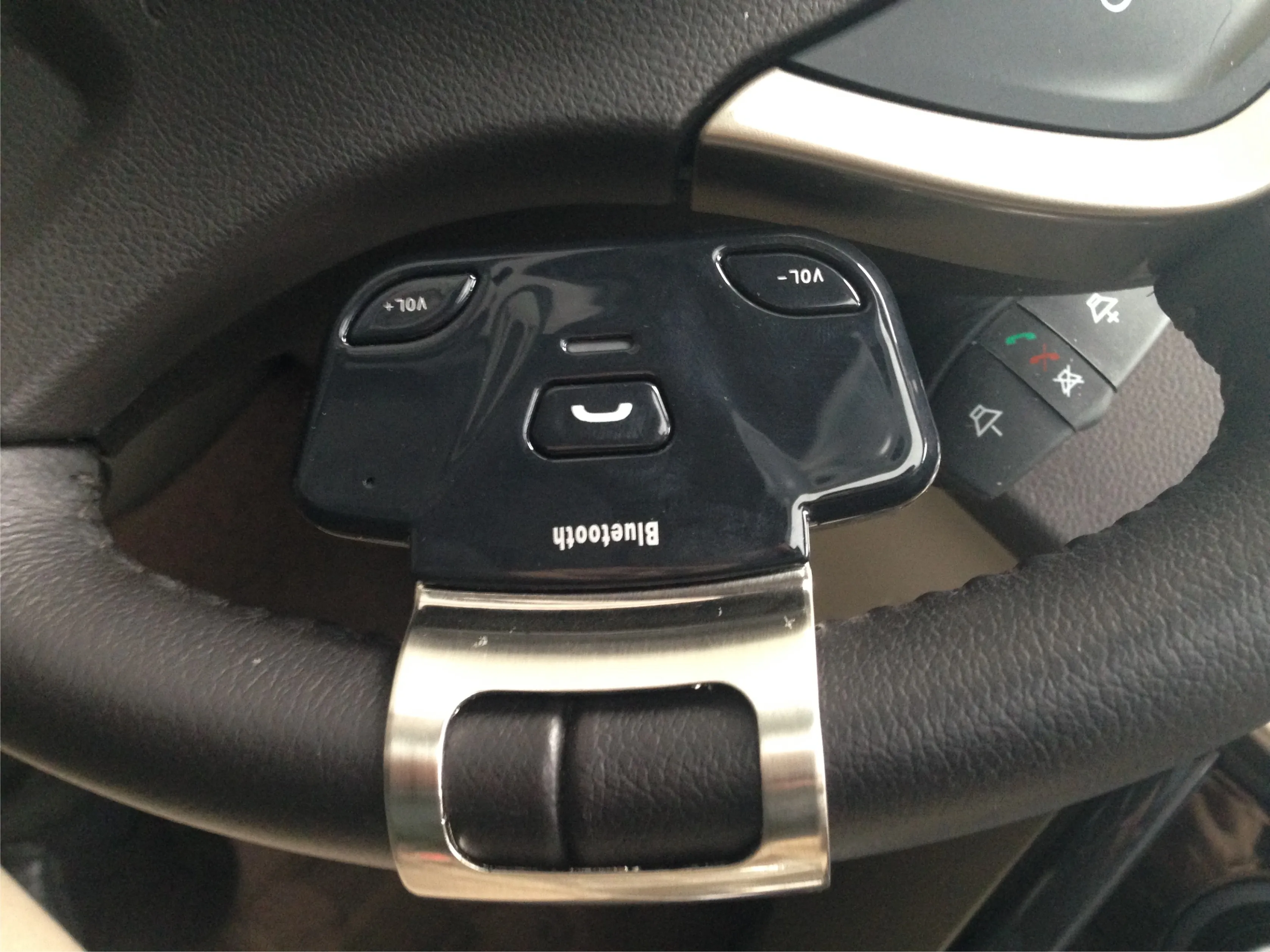Новый автомобильный комплект громкой связи Bluetooth на руль беспроводной динамик