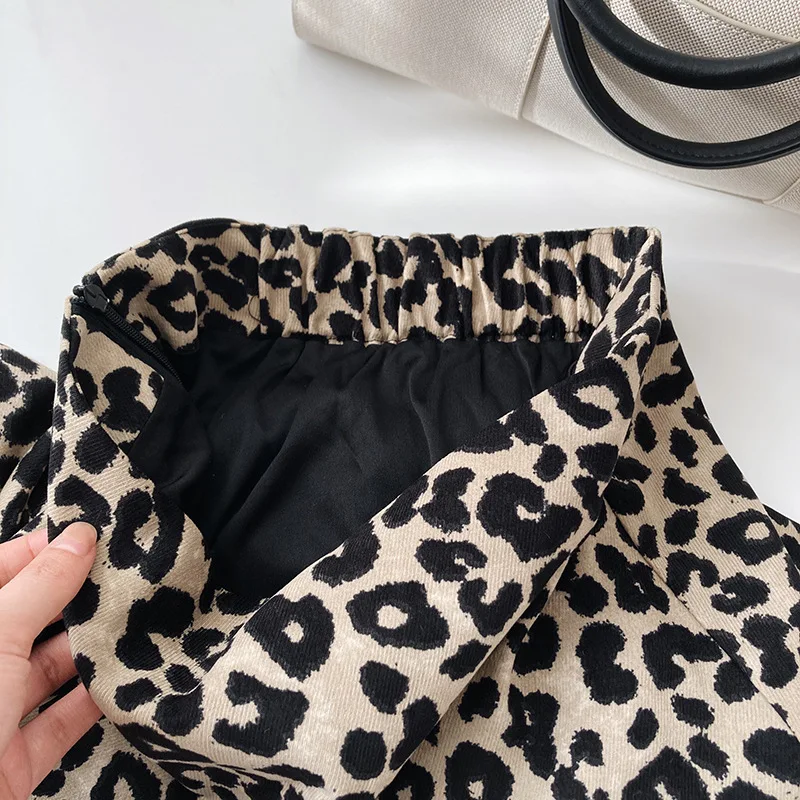 

2020 Autumn Winter Retro Leopard Print High Waist Corduroy Skirt Women Casual Maxi Skirt Female Fashion Flare Long skirt