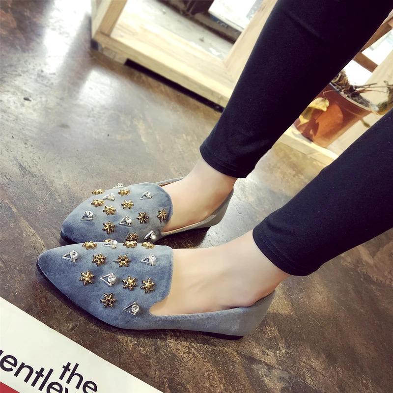 Классические туфли на плоской подошве женские с заостренным носком мягкие