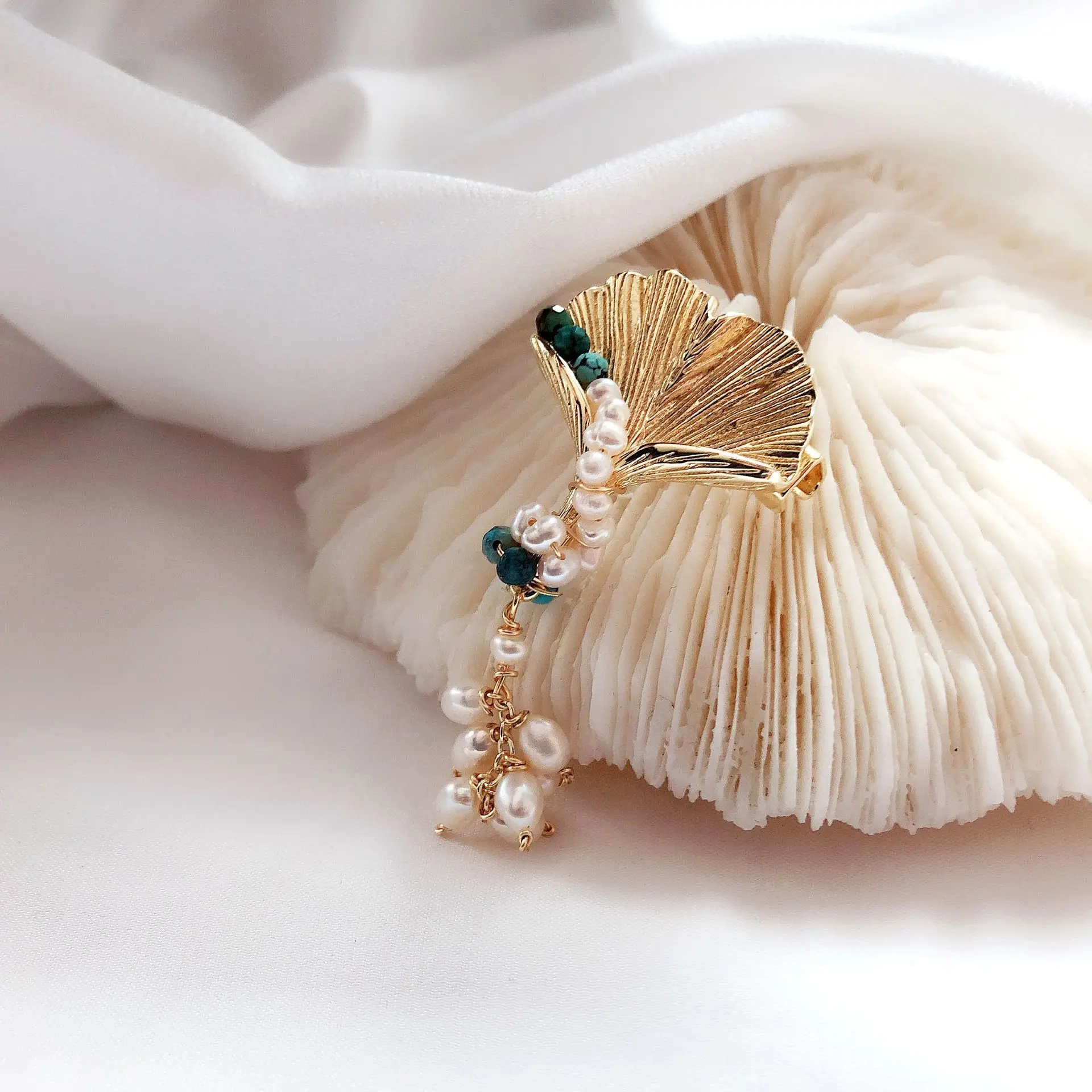 

2021 new light luxury freshwater pearl brooch handmade wild temperament personality corsage female fashion accessories gifts