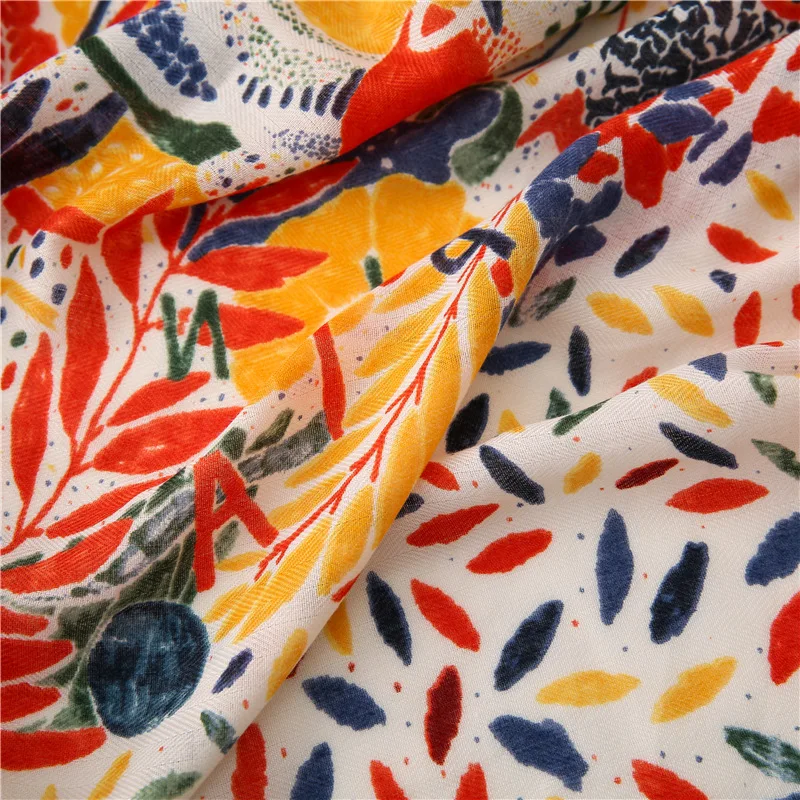 VISROVER 2020 Fashion Summer Small Geometric Printing Viscose Scarf With Fringer Red Wraps Black Shawls Beach Wholesales |