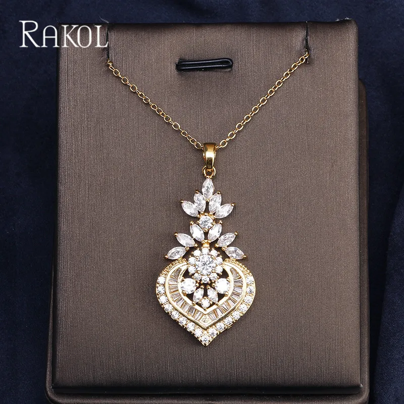 Ювелирный Комплект из колье и цепочки RAKOL с кулоном в форме сердца цветка фианита