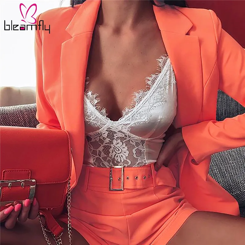 Осенне-зимние женские пиджаки и шорты с поясом комплект из двух предметов