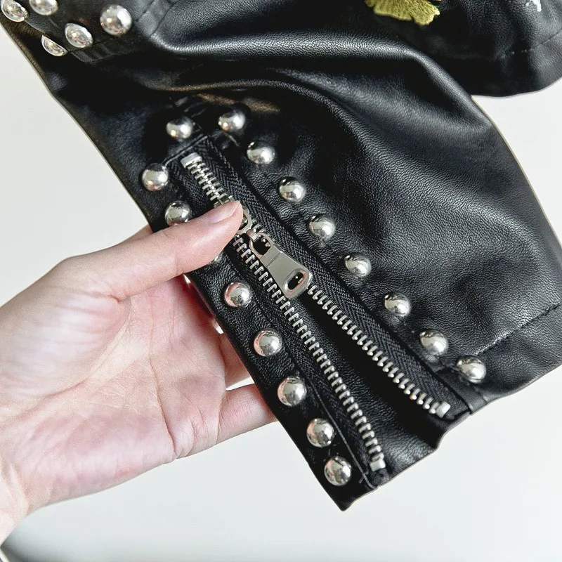 

2019 Spring Autumn Korean Flower Embroidery Rivet PU Leather Jacket Women Slim Short Black Motorcycle Coat Ladies Outwear New