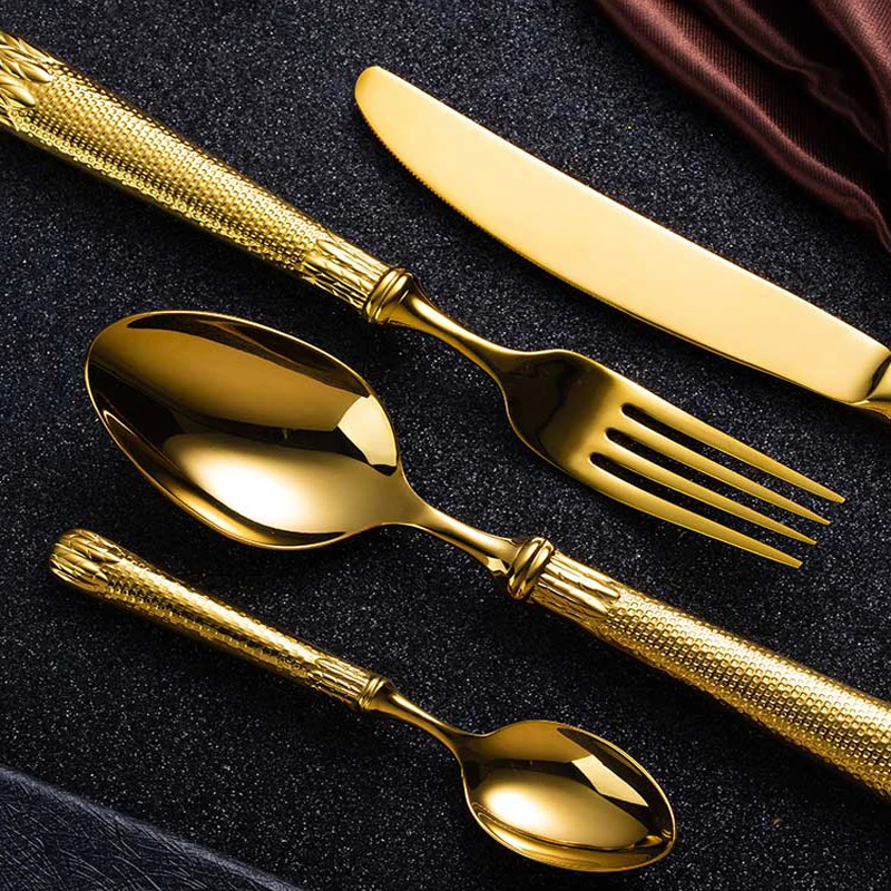 

Top Qaulity Luxury Golden Cutlery 4pcs Stainless Steel Engraving Table Knife Fork Spoon