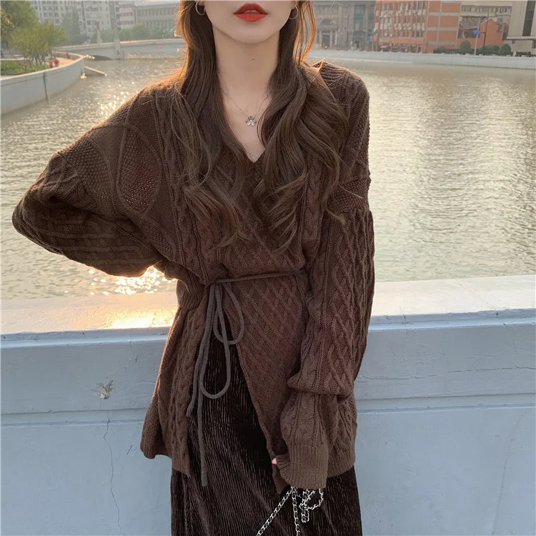 2021 New Women Loose All-Match Twist Slit Sweater+Gold Velvet Skirt Winter Fashion New Women V-Neck Knit Pullover With Belt