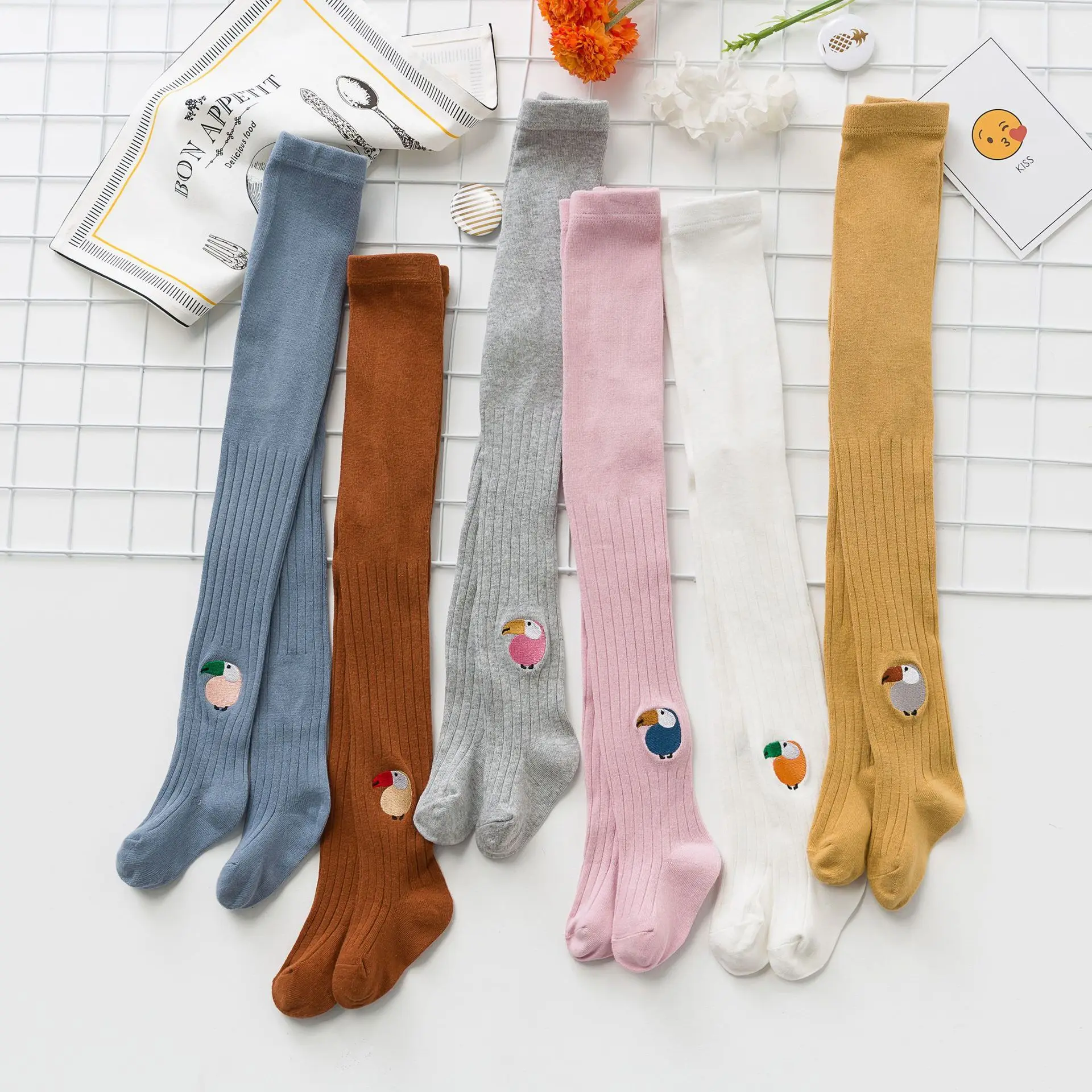 

Весна осень-зима милые хлопковые колготки попугай, Теплый жилет для маленьких девочек, вязаные Стрейчевые колготки, бархатные чулки для мал...