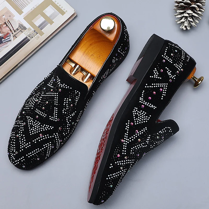 Мужская обувь из искусственной кожи без шнуровки со стразами и красной подошвой