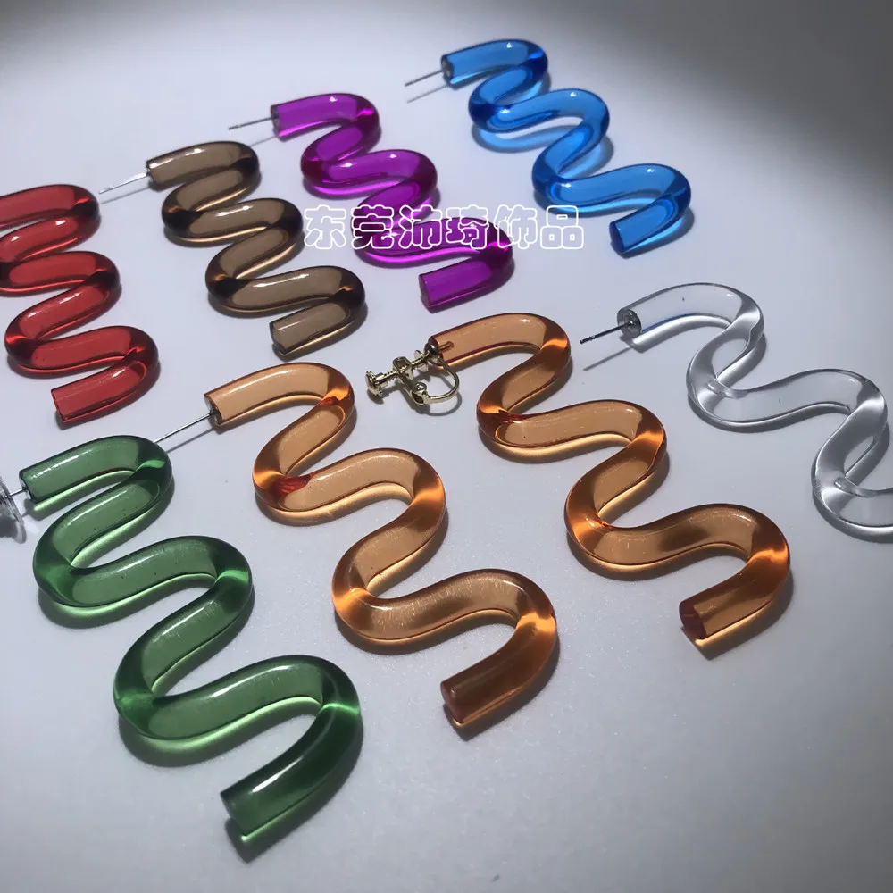 Fashion Transparent Acrylic Wavy Earrings Long Drop Earrings Jewelry for Women Colorful Resin Geometric Tassel Dangle Earrings