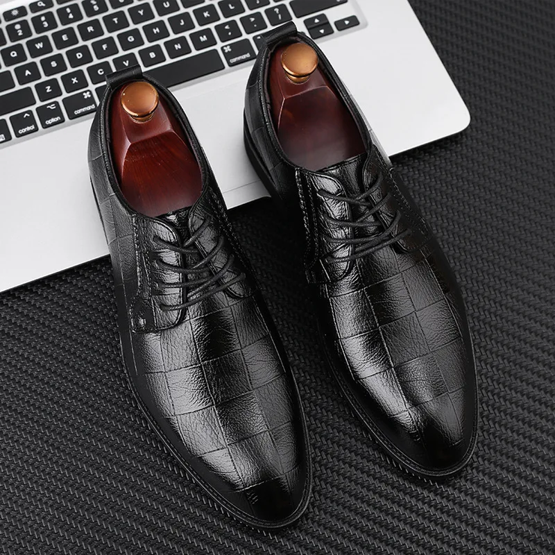 

2019 New Designer Italian Formal Shoes Men Pointed Toe Men Dress Shoes Leather Men Formal Oxford Shoes For Men Fashion Footwear