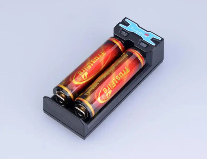 TrustFire TR-016 Mini Универсальное зарядное устройство Micro USB + 2 шт 18650 3000 мАч 3 7 в