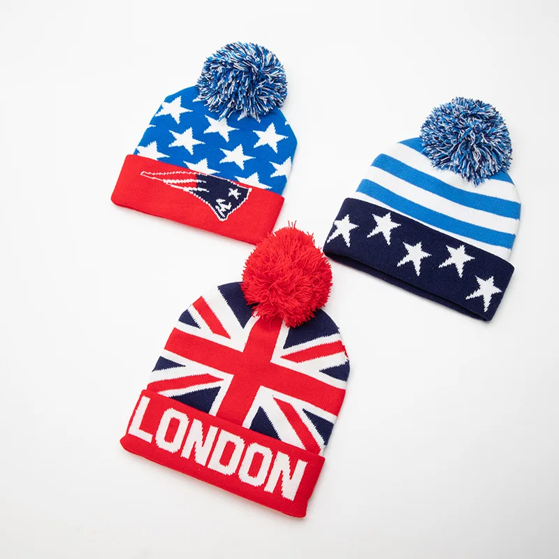 Заводская цена! Шапка-бини с помпоном индивидуальным логотипом зимняя короткая