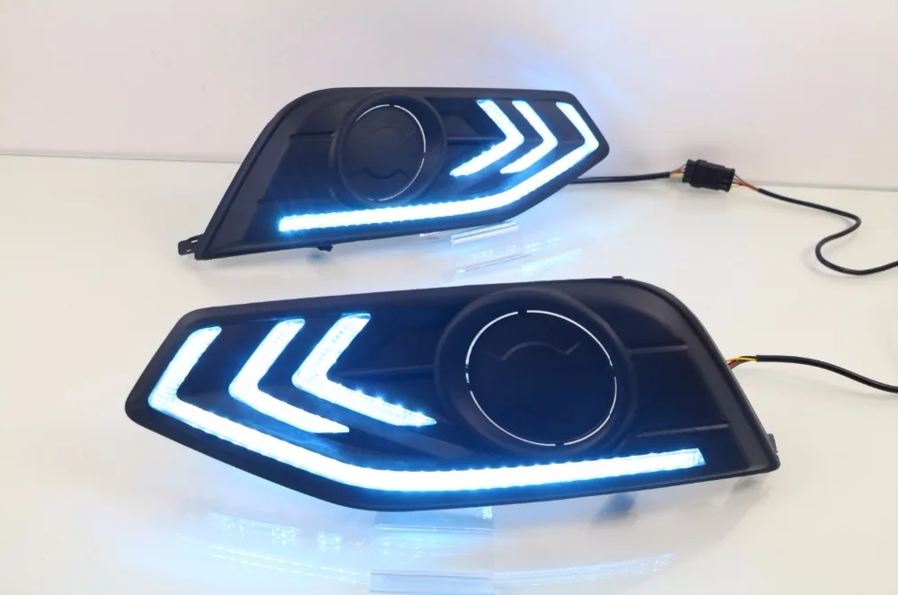 

Дневные ходовые огни eOsuns для NISSAN TIIDA 2016-2017 с желтыми указателями поворота + диммер и сисветильник ночными ходовыми огнями