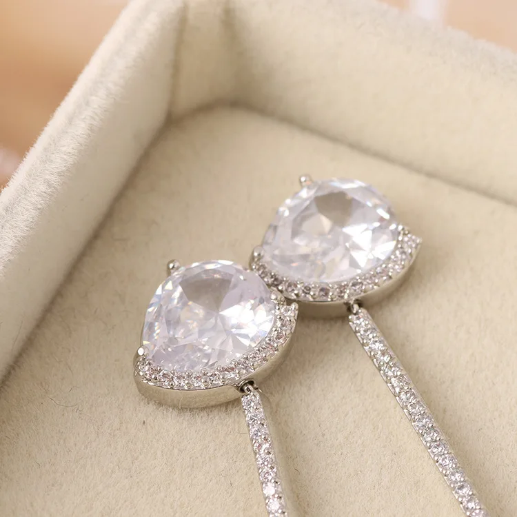 

Water Drop Crystal Inlaid Inlaid Zircon Long Silver Earrings Earrings for Women