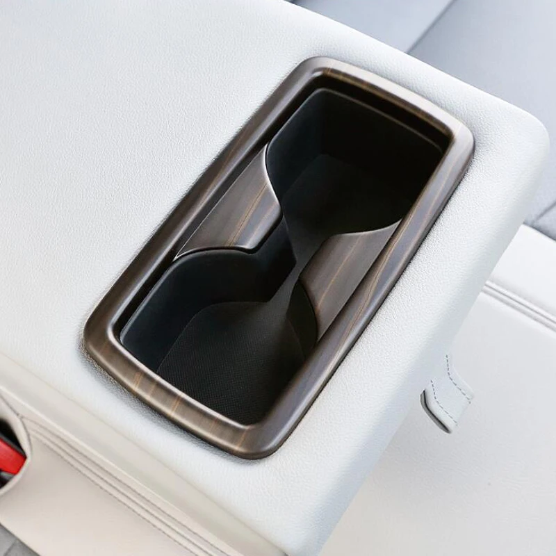 Накладка на заднюю панель автомобиля хромированная отделка салона из