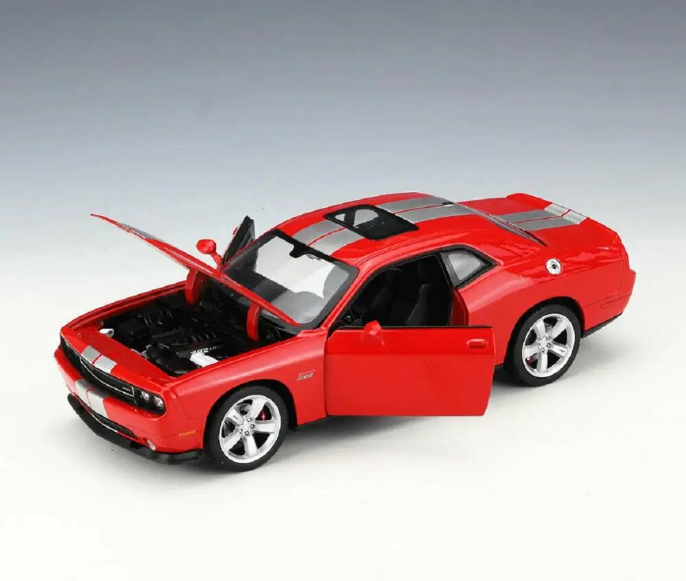 Модель спортивного гоночного автомобиля Welly 1:24 2012 Dodge Challenger SRT новая в