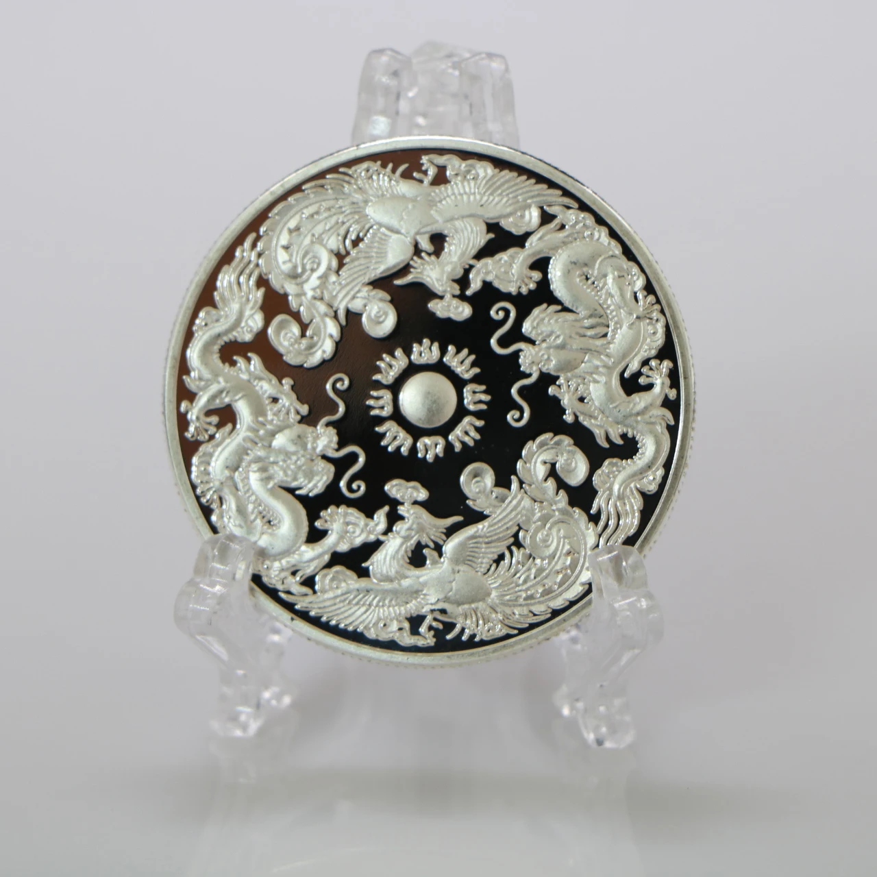 Традиционные памятные монеты с серебряным покрытием дракона и