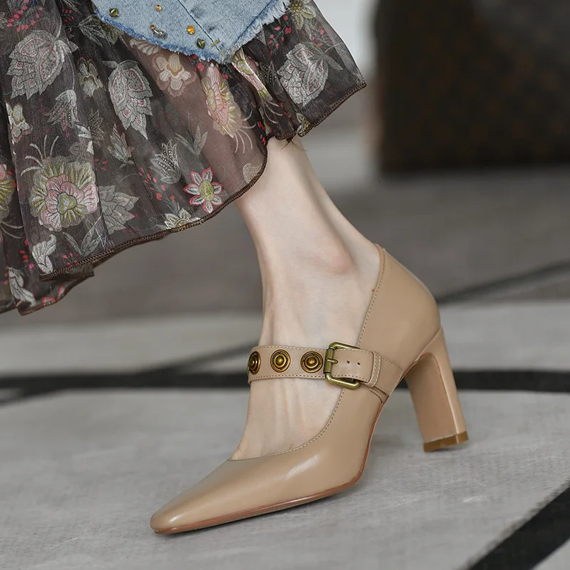 

Vintage Shallow Mouth Thick Heel Shoes Women New Small Square Toe with Buckle Strap Rivet Mary Jane Retro High Heel Shoes