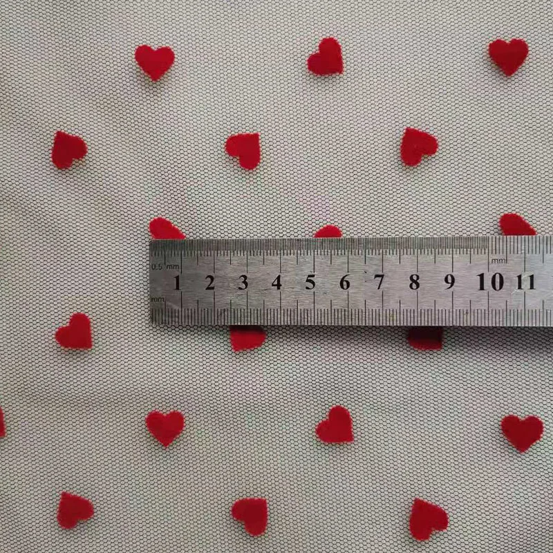 Высококачественная Мягкая сетчатая ткань в горошек с красным сердцем гипюровая