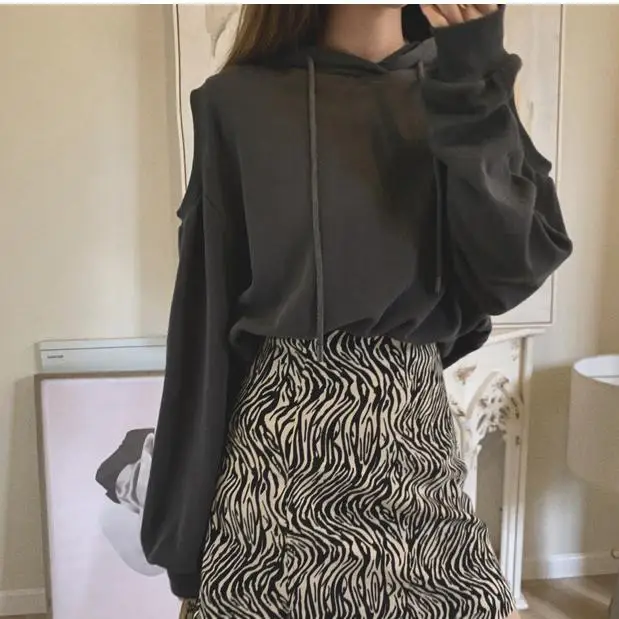 

Lauri Laki Short Off Shoulder Hoodies Women Solid Harajuku Pullover Sweatshirts Mujer Autumn Spring Hooded Tops Streetwear