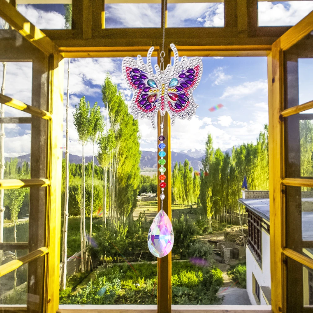 

Diamond Crystal Pendant Light Catching Jewelry Angel Tears Crystal Wind Chime Jewelry Sunburst Pendant Garden Decoration