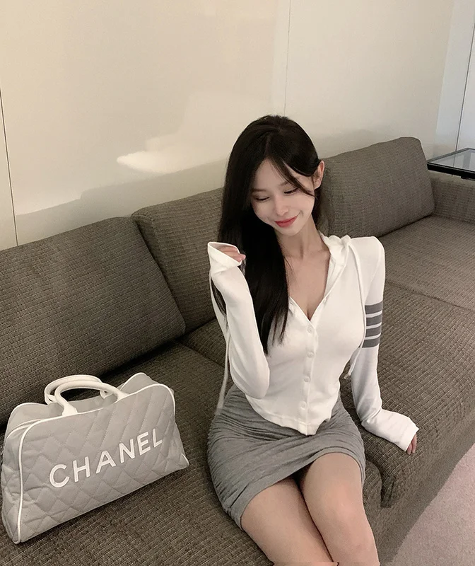 

White Striped Long Sleeve Protection Hooded Jacket