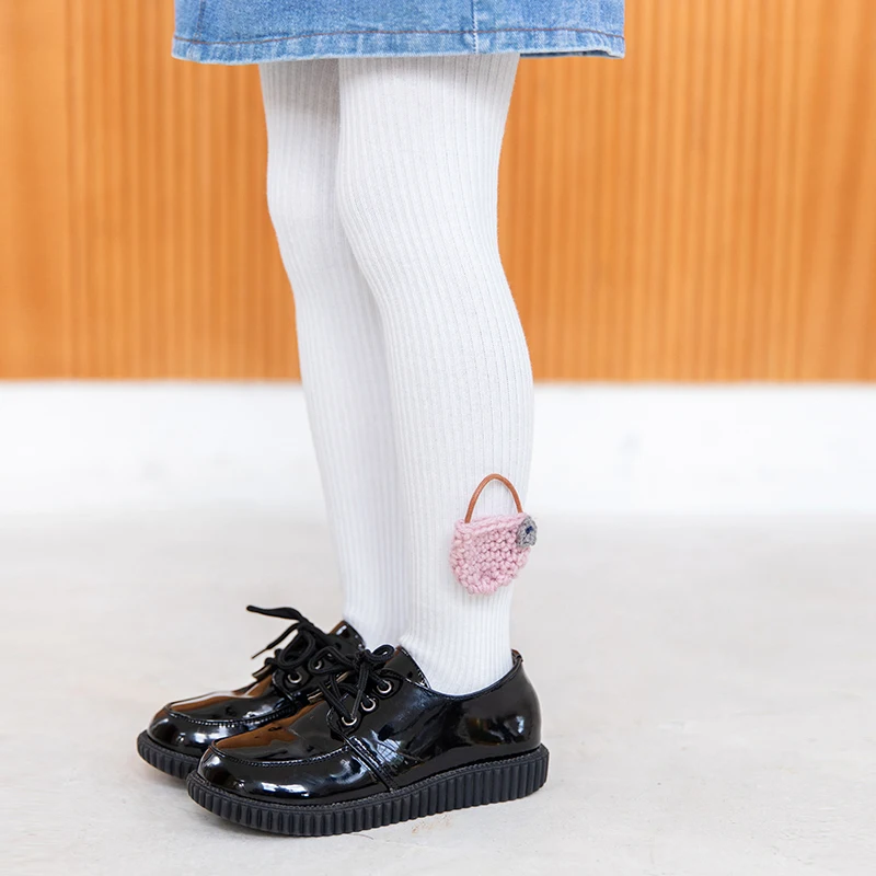 

Детские хлопковые трикотажные колготки в рубчик на осень и весну