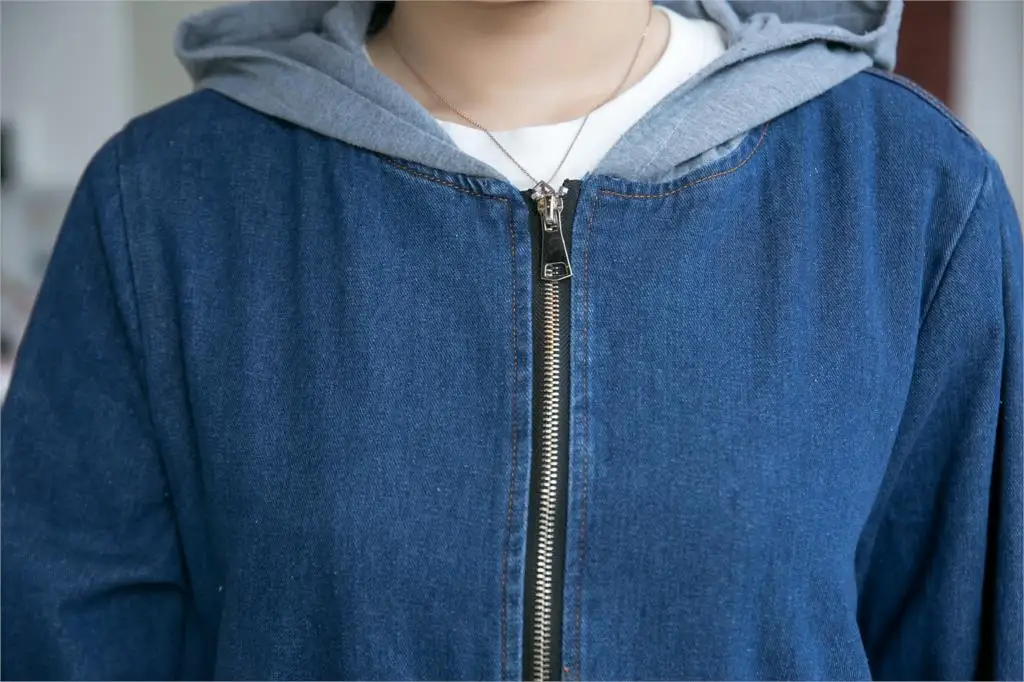 Куртка женская джинсовая оверсайз модная длинная свободная с капюшоном и