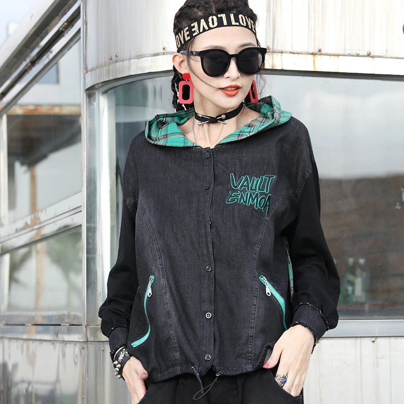 Женская джинсовая куртка Max LuLu черная Повседневная из денима в клетку с принтом