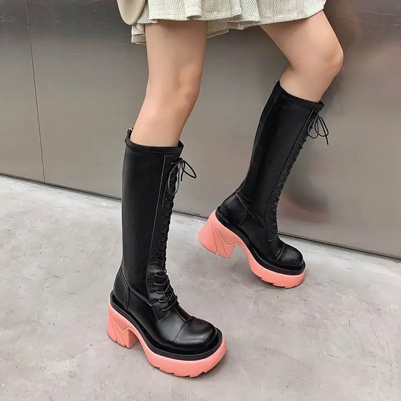 spesifikasi Sepatu Bot Berkuda Eropa Platform Ujung Kaki Bulat Kulit Sapi Panci Krazing Sepatu Bot Setinggi Lutut Warna Campuran Musim Dingin Diikat Silang Modern L07