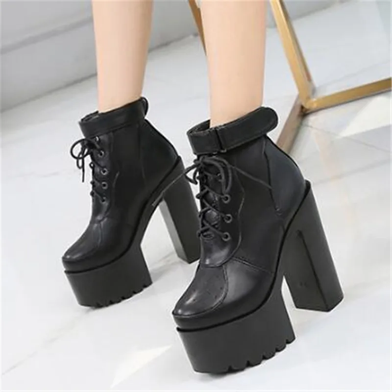 Ботинки женские кожаные с круглым носком на высоком каблуке шнуровке | Обувь