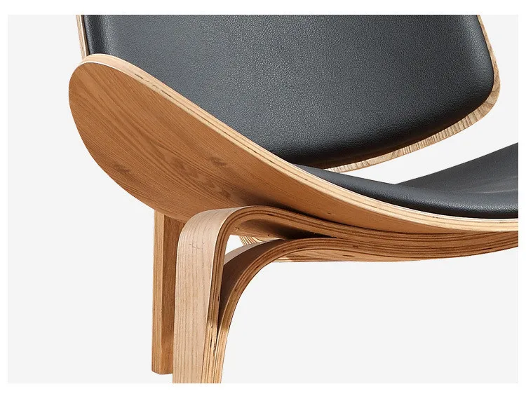 Стул с трехножным корпусом в стиле Ханса Вегнера черная фанера из искусственной