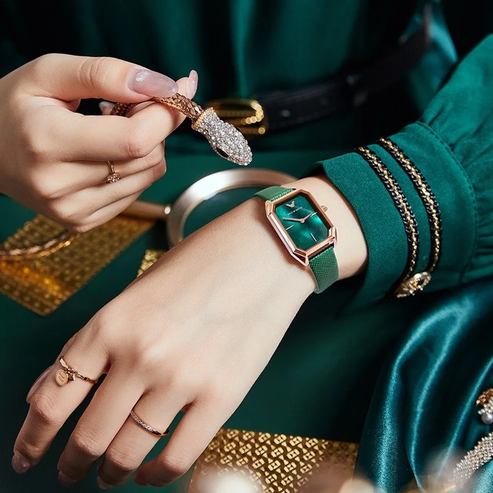 2021 Vintage malachite green small watch fashion simple watch, luxury ladies watch rectangular green ladies watches. Femininity