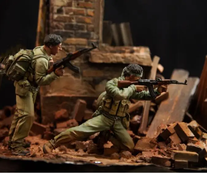 Неокрашенная полимерная фигурка в масштабе 1/35 уличная драка 2 | Игрушки и хобби