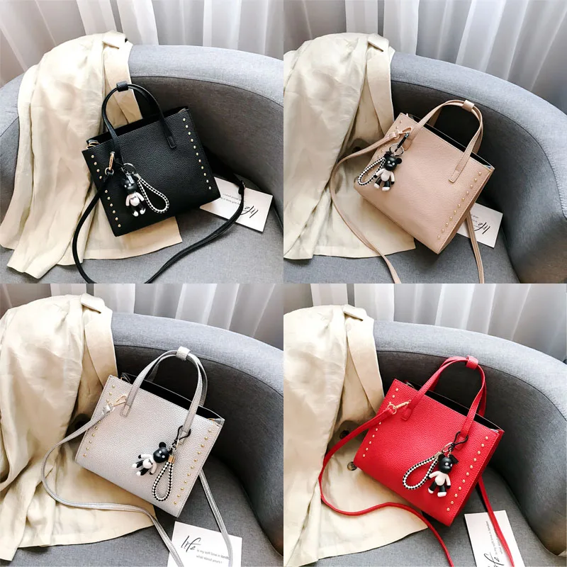 Женская сумка-мессенджер из искусственной кожи с заклепками на каждый день