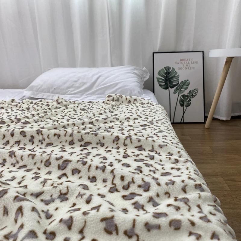 

New Ins Wind Coral Fleece Leopard Print Nap Air Conditioning Blanket Office Blanket Bedroom Household Warmth Blanket