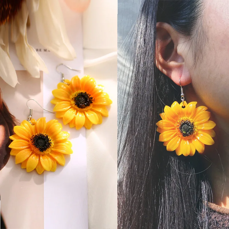 

Korean Style Female Fashion Daisy Flower Stud Earrings For Women Elegant Asymmetric Flowers Earring Banquet Anniversary Jewelry