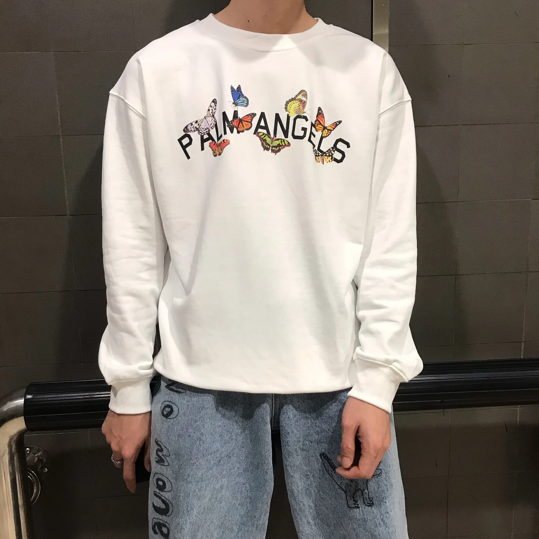 

Palm Angels butterfly letters men and women with the same casual wild loose pullover round neck long sleeve T-shirt 17456