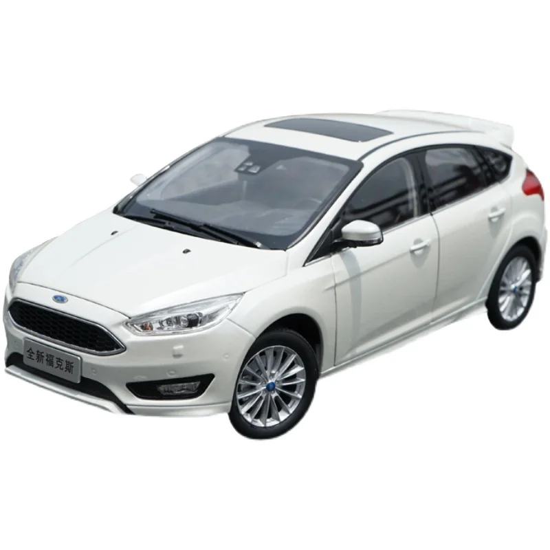 

1:18 FORD FOUCS alloy die-casting simulation car model collection ornaments