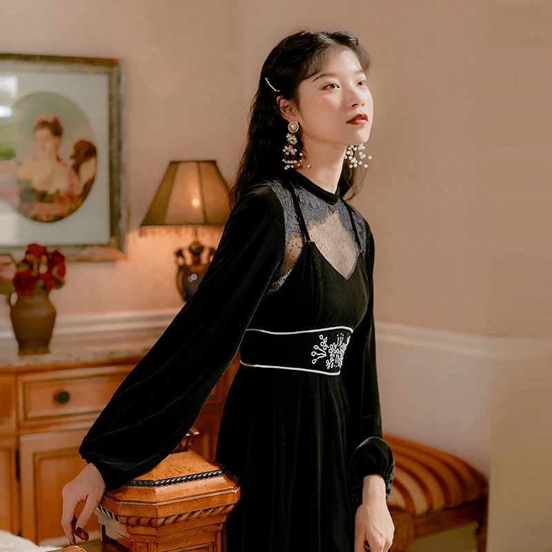

2020 Autumn New Arrival Elegant High Quality Stand Collar Flower Embroidery Women Long Velvet Dress