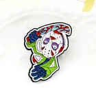 Брошь с героями мультфильма Черная пятница, с ножом в руке