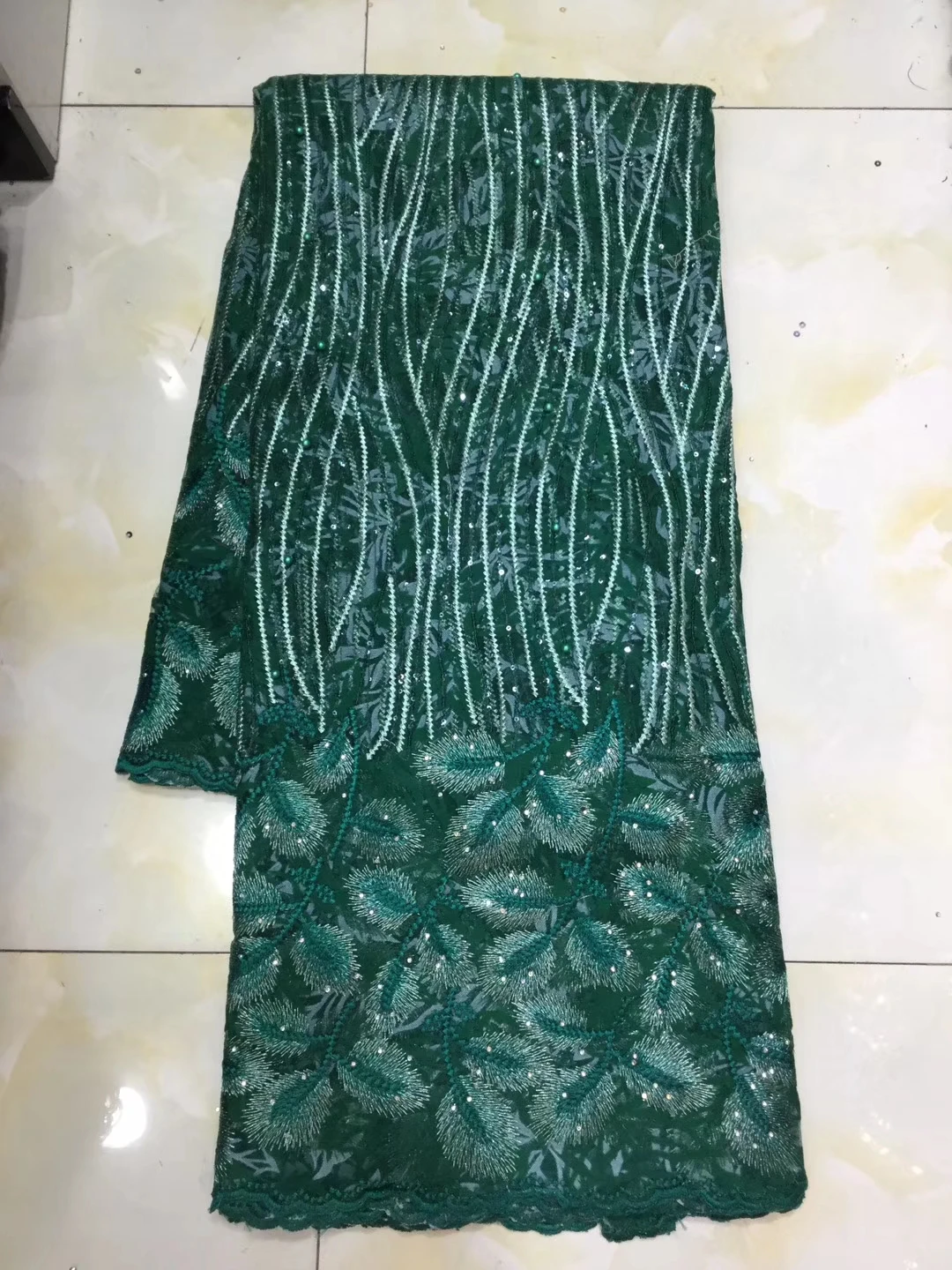 

2020 Latest High Quality French Nigerian Sequins Lace Fabric,African Tulle Mesh Sequins Lace Fabric For Wedding Party KLM20123