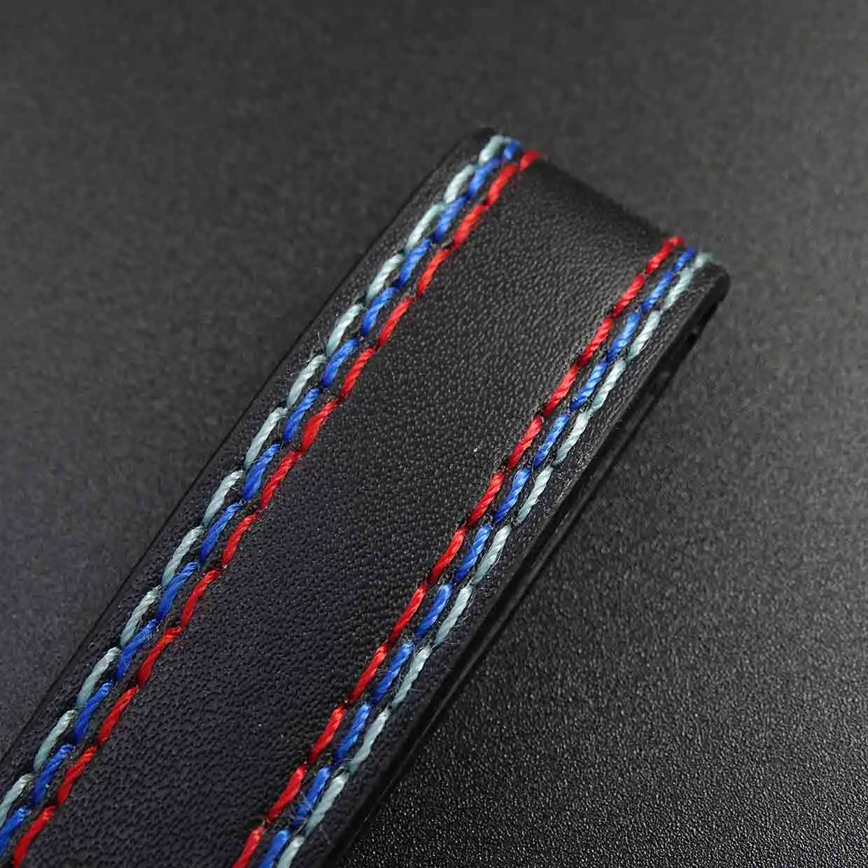 Модный металлический + Кожаный Автомобильный брелок для ключей интерьер