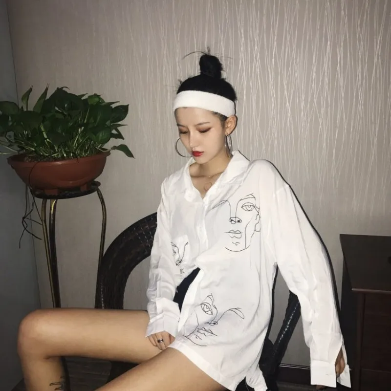 

Women sexy Black White sweet retro wind shirts Female Spring Summer loose thin print long batwing sleeve shirt