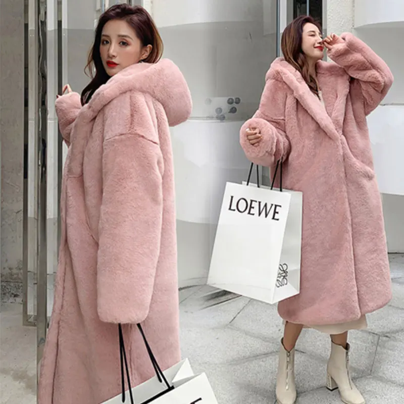 Leather Pink Прошитой подошве; теплые зимние плюшевые тапочки с мехом пальто Для женщин, модная зимняя куртка с капюшоном и свободные пальто с искусственным мехом Для женщин теплая плотная длинная куртка C мехом женские kamizelka futerko 30 - Цвет: Leather Pink